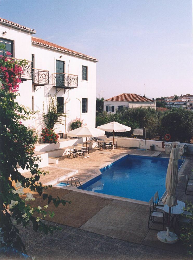 Spetses Retreat Accommodation Bagian luar foto